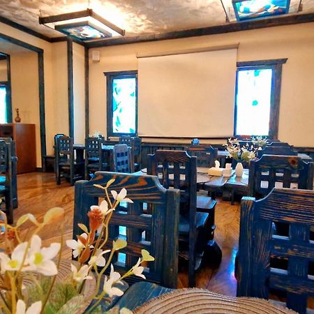 Ararat Hotel เยเรวาน ภายนอก รูปภาพ