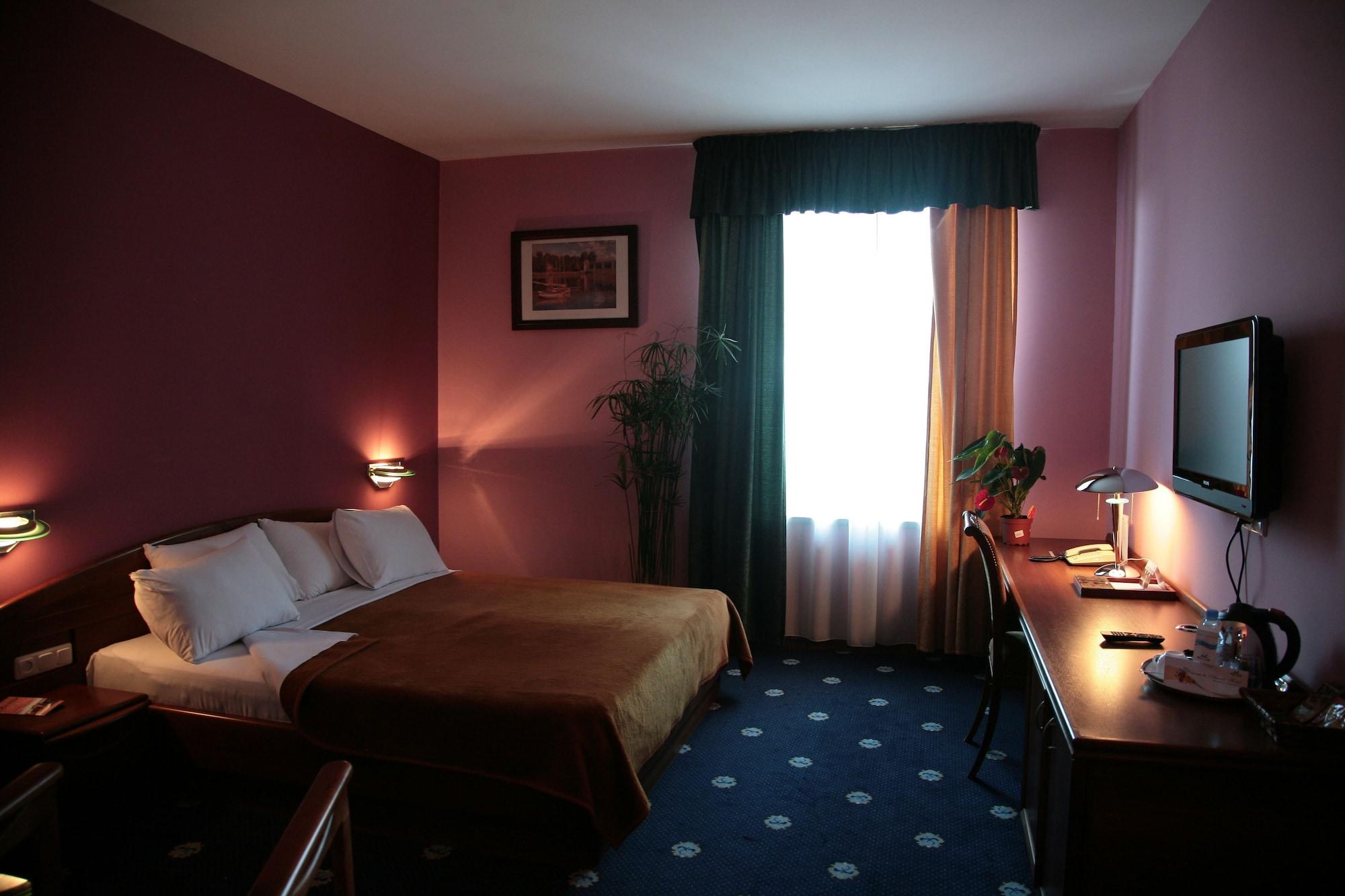 Ararat Hotel เยเรวาน ภายนอก รูปภาพ