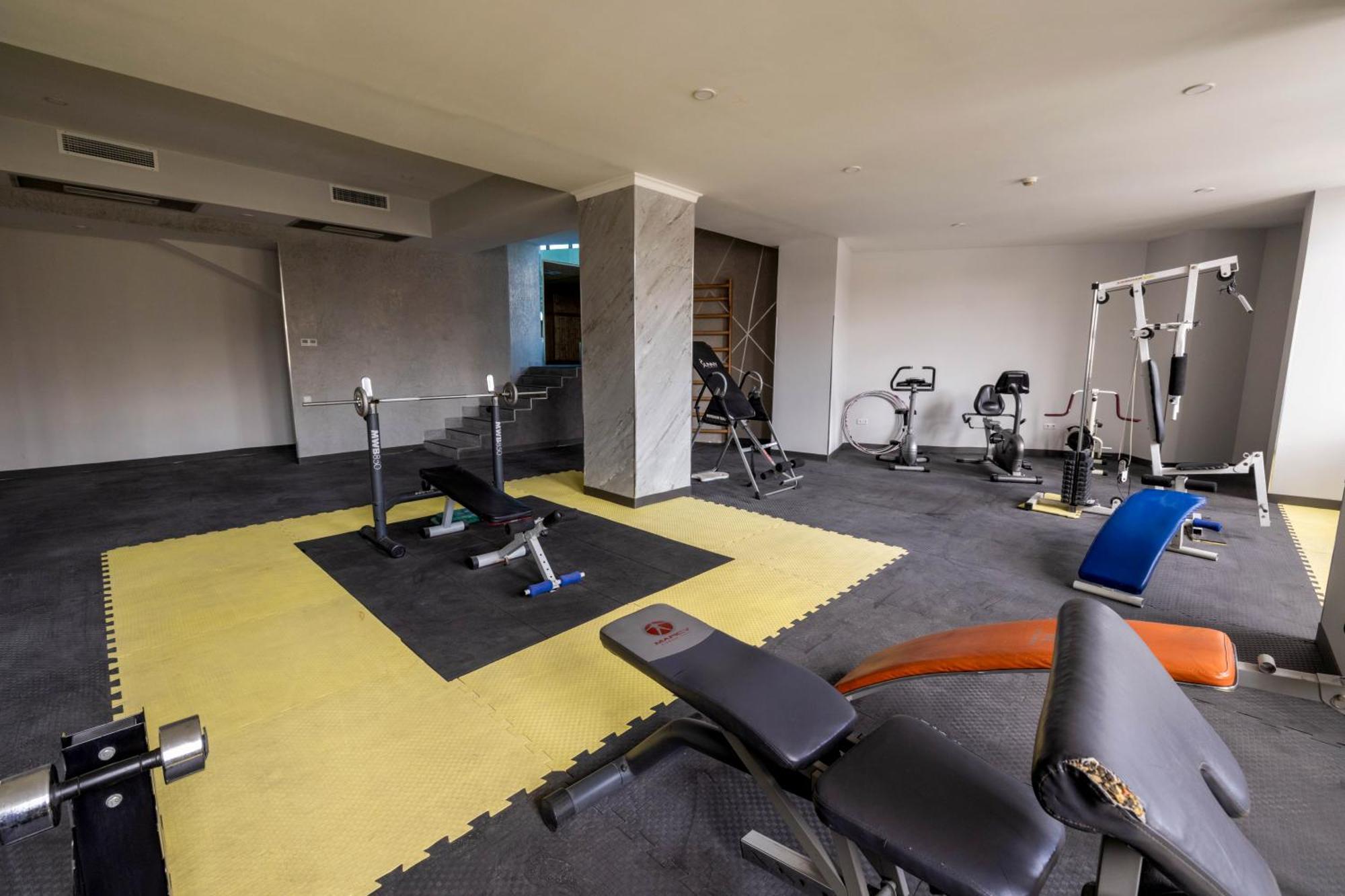Ararat Hotel เยเรวาน ภายนอก รูปภาพ