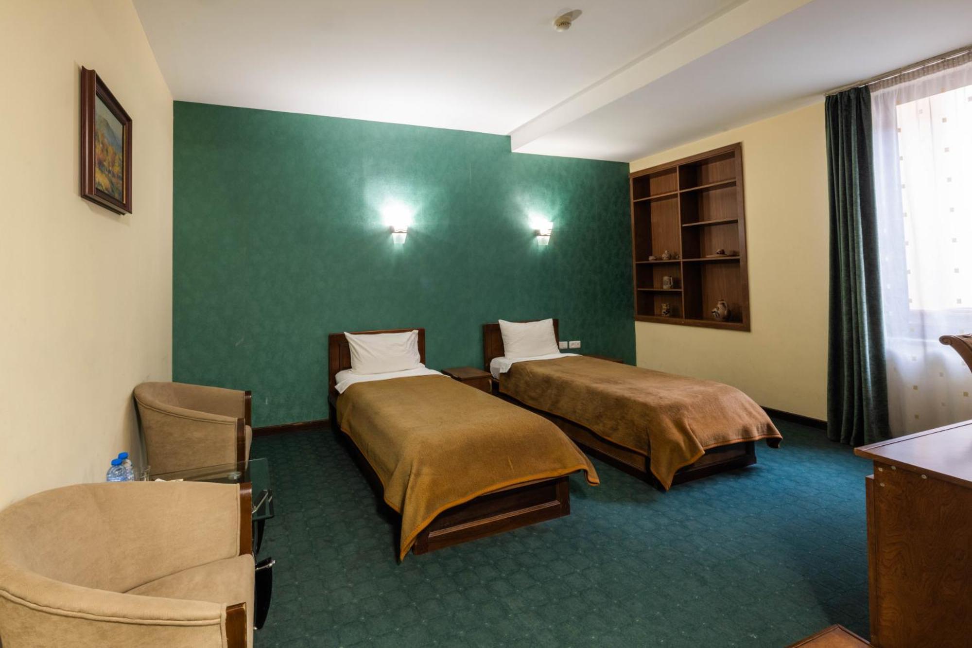 Ararat Hotel เยเรวาน ภายนอก รูปภาพ