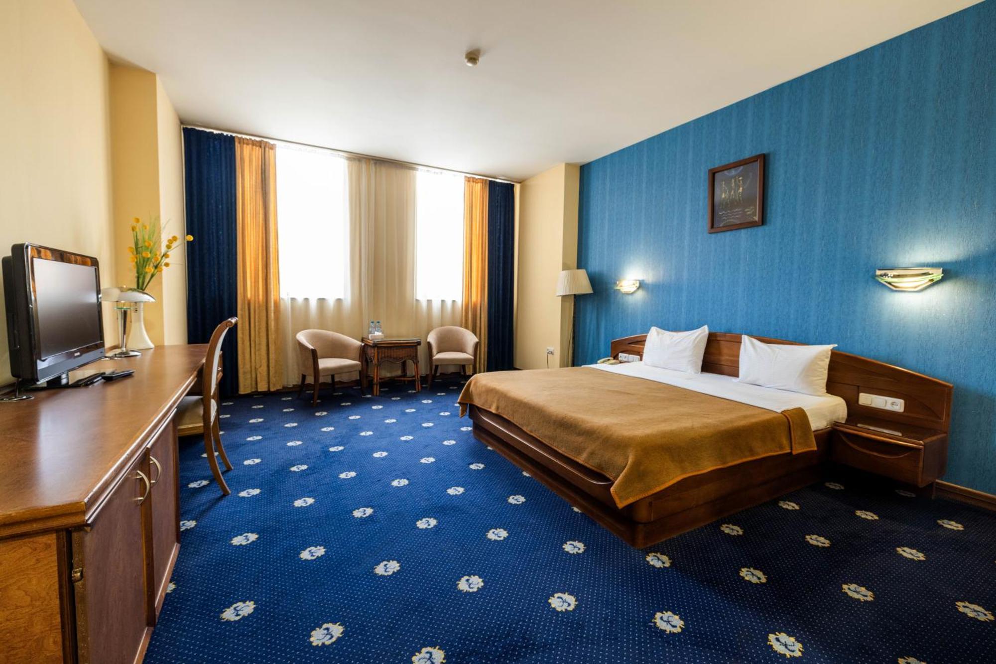 Ararat Hotel เยเรวาน ภายนอก รูปภาพ