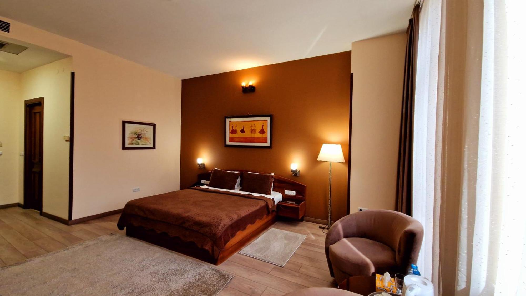 Ararat Hotel เยเรวาน ภายนอก รูปภาพ