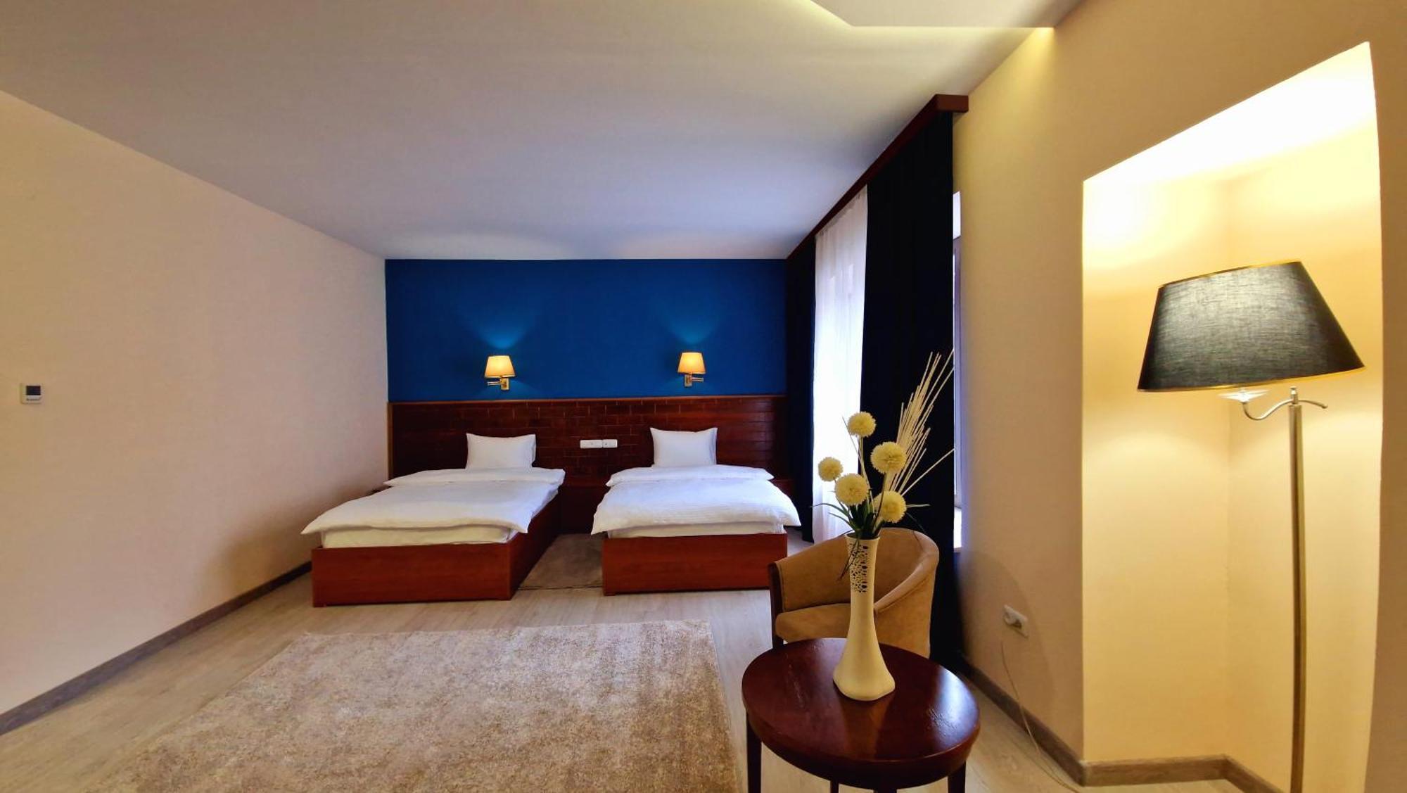 Ararat Hotel เยเรวาน ภายนอก รูปภาพ