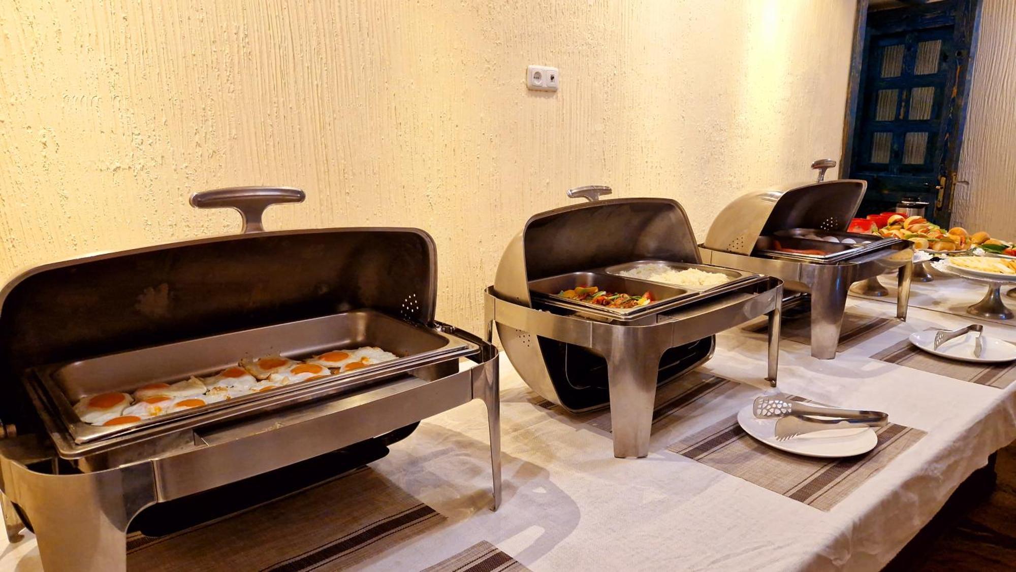 Ararat Hotel เยเรวาน ภายนอก รูปภาพ