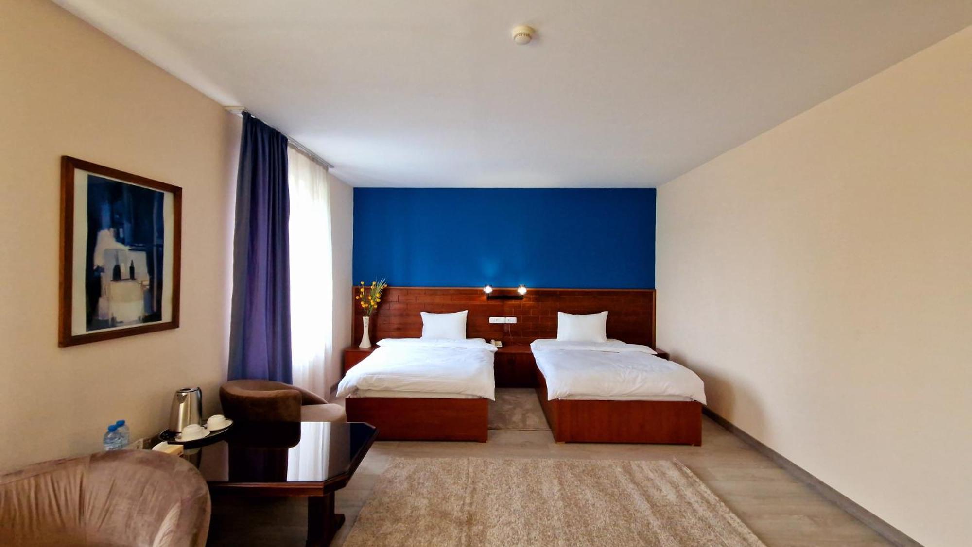 Ararat Hotel เยเรวาน ภายนอก รูปภาพ