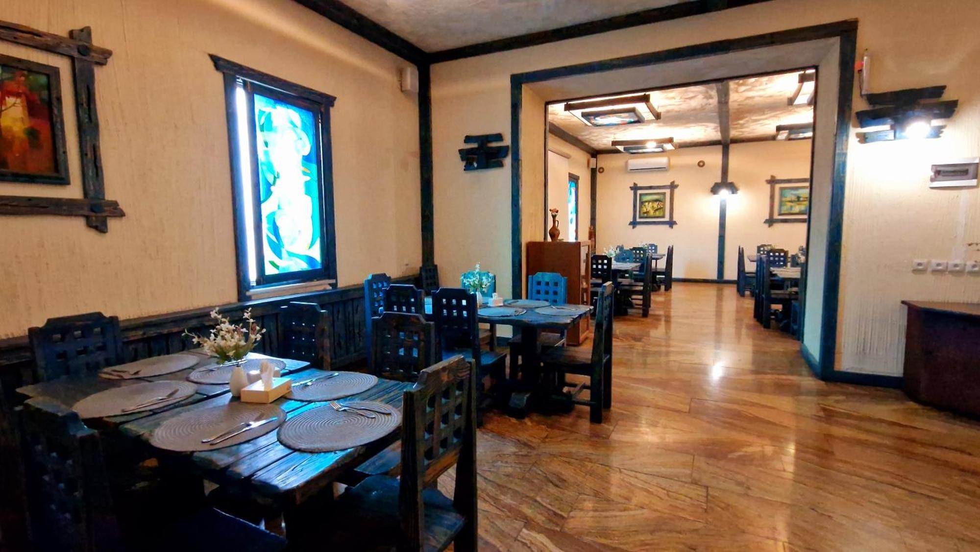 Ararat Hotel เยเรวาน ภายนอก รูปภาพ
