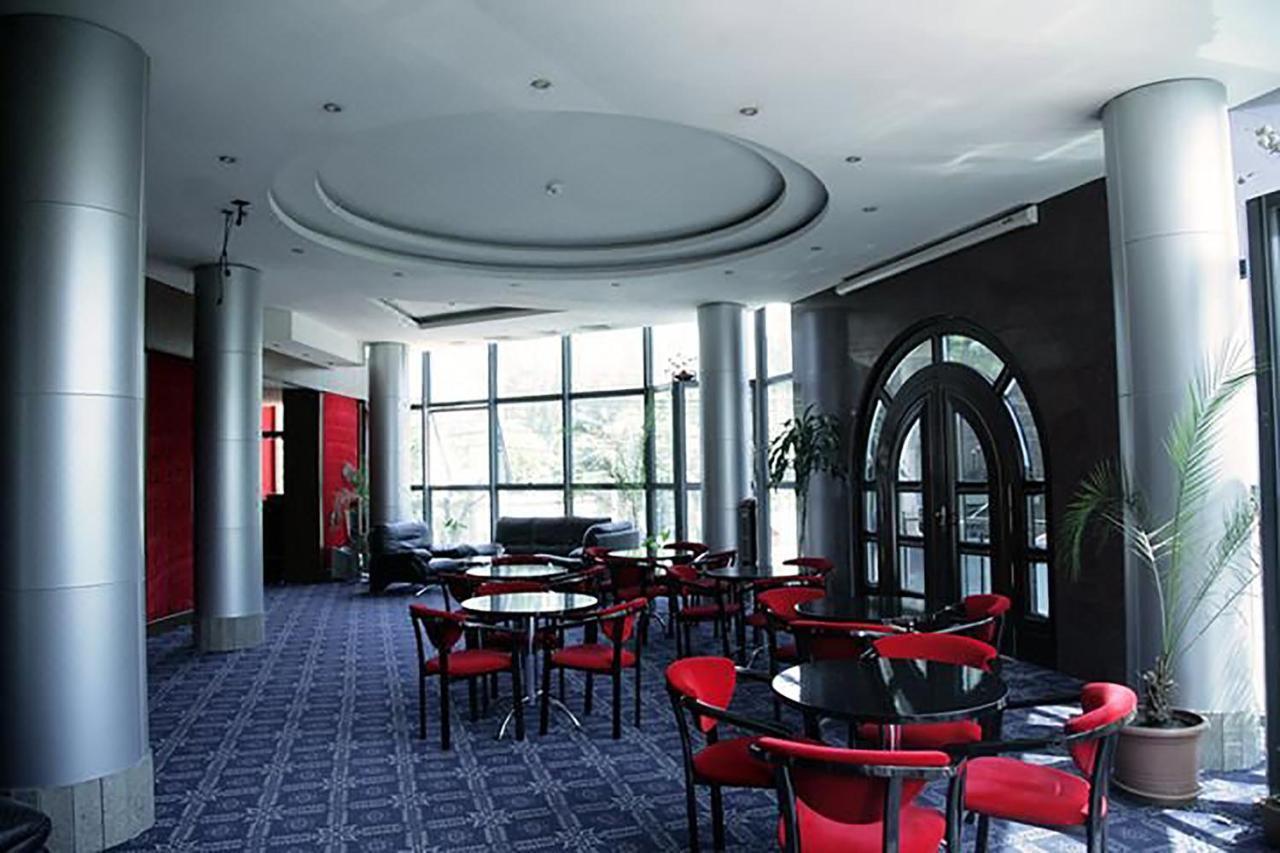 Ararat Hotel เยเรวาน ภายนอก รูปภาพ